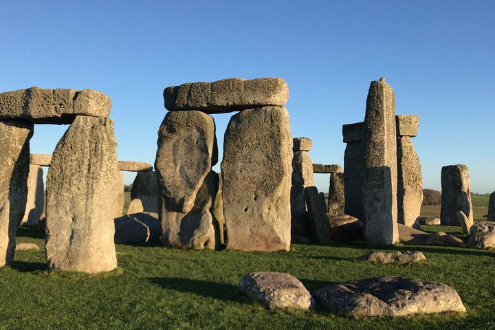 Full-Day Private Tour to Salisbury, Stonehenge and Woodhenge  - Photo 1 of 25